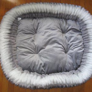*BRAND NEW* VERY BIG/EXCELLENT QUALITY Guillaume Faux-Fur Pet Bed, Charcoal Mink